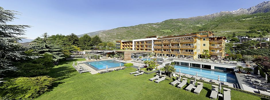 DolceVita Hotel Feldhof ****S Naturns Meran, Südtirol - Wellness- & Spa-Hotel, Bikehotel, Familienhotel, Wanderhotel, Gourmethotel DolceVita Hotel Feldhof ****S Naturns Meran, Südtirol - Wellness- & Spa-Hotel, Bikehotel, Familienhotel, Wanderhotel, Gourmethotel