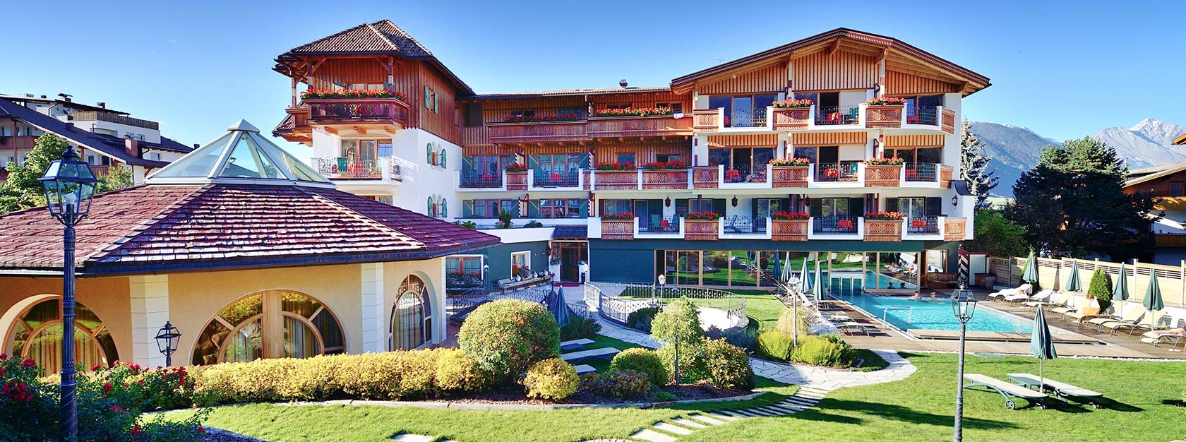 MIRABELL DOLOMITES HOTEL – LUXURY . AYURVEDA & SPA    ***** Olang , Südtirol - Golfhotel, Wellness- & Spa-Hotel, Wanderhotel, Gourmethotel, Romantische Hotels, Spahotel, Designhotel, Skihotel